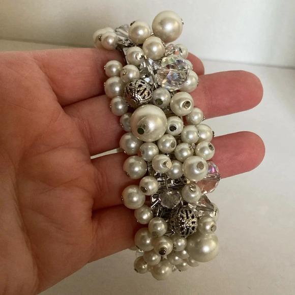 Vintage Expandable Faux Pearl Bead Chunky Jingle Bracelet - Picture 11 of 12